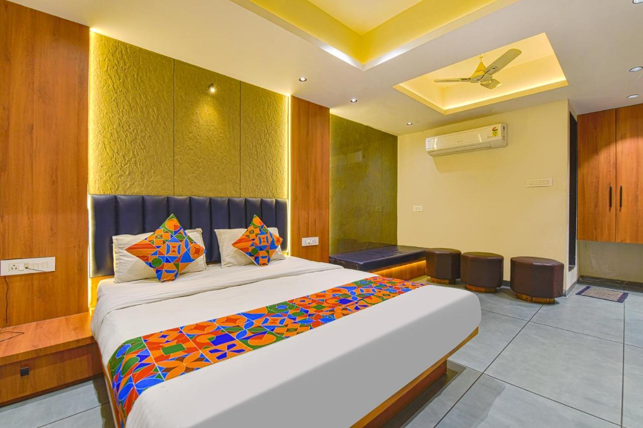 Fabhotel Udhna Inn, Near Udhna Junction สุรัต ภายนอก รูปภาพ